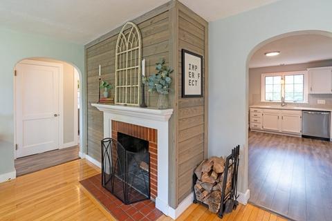 30 Saint Jacques Ave, Chicopee, MA 01013 photo 9