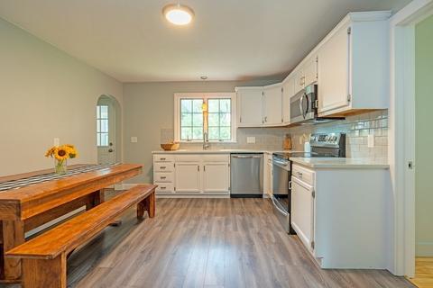 30 Saint Jacques Ave, Chicopee, MA 01013 photo 4
