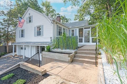30 Saint Jacques Ave, Chicopee, MA 01013 photo 2