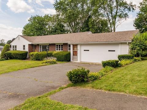 16 Bradley Rd, Danvers, MA 01923 photo 2