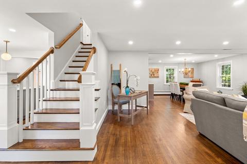 21 Short St, Reading, MA 01867 photo 4