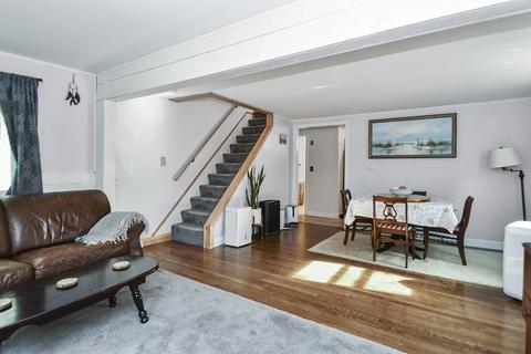 5 Dudley Rd, Townsend, MA 01469 photo 4