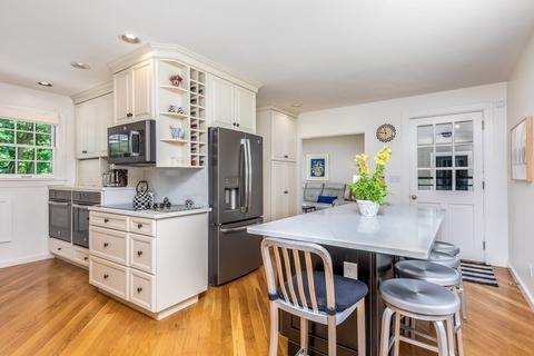 220 Hart St, Beverly, MA 01915 photo 4