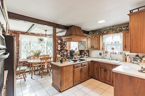 1594 Great Plain Ave, Needham, MA 02492 photo 7