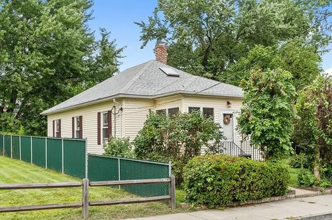 23 Shaw St, Lawrence, MA 01843 photo 4