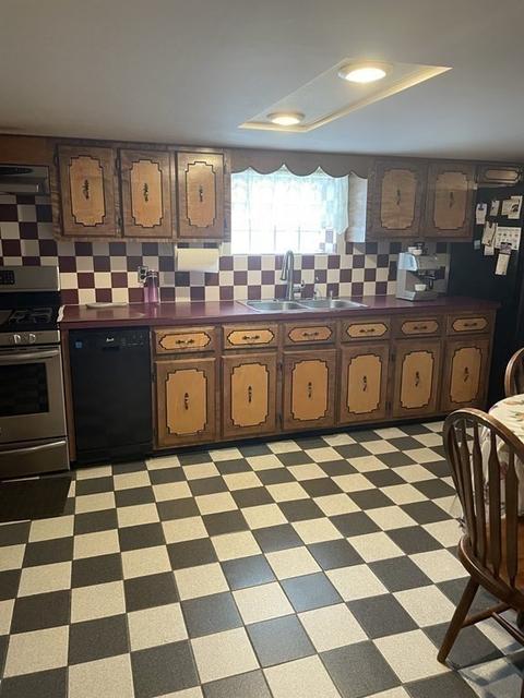 372 Johnson St, Fall River, MA 02723 photo 22