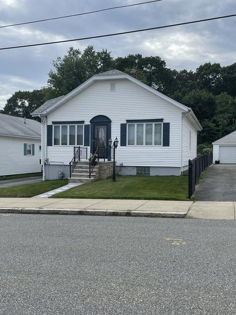 372 Johnson St, Fall River, MA 02723 photo 2