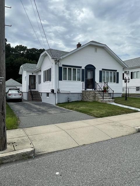 372 Johnson St, Fall River, MA 02723 photo 3