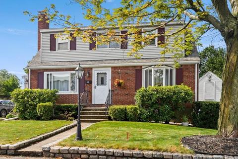 17 Victor Ave, Beverly, MA 01915 photo 2