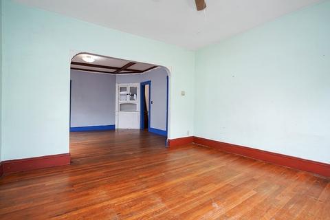 54 Lester St, Springfield, MA 01108 photo 3