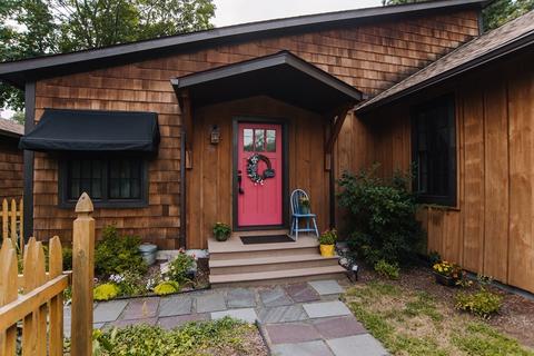 124 Newfield Rd, Springfield, MA 01119 photo 2