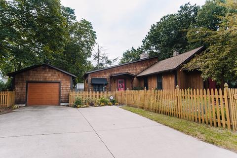124 Newfield Rd, Springfield, MA 01119 photo 1