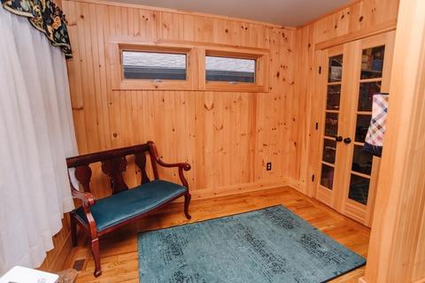 124 Newfield Rd, Springfield, MA 01119 photo 5