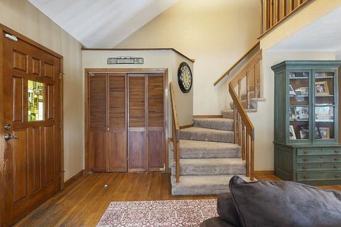39 Steele, Worcester, MA 01607 photo 4
