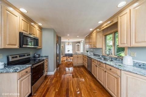 76 Barnard Rd, Worcester, MA 01605 photo 4