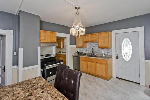 256 Quincy St, Springfield, MA 01109 photo 4