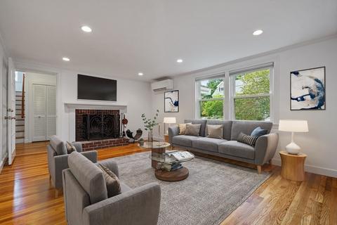36 Marshall Rd, Wellesley, MA 02482 photo 2
