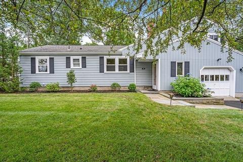 36 Marshall Rd, Wellesley, MA 02482 photo 1