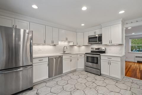 36 Marshall Rd, Wellesley, MA 02482 photo 3