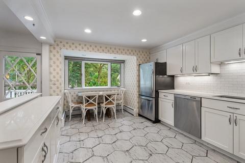 36 Marshall Rd, Wellesley, MA 02482 photo 4