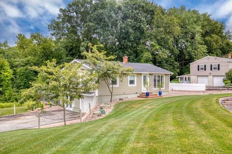 188 Pondview Dr, Chicopee, MA 01020 photo 1