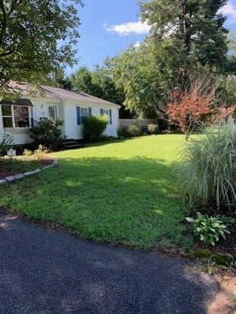 85 Tamarack Dr, Springfield, MA 01119 photo 2