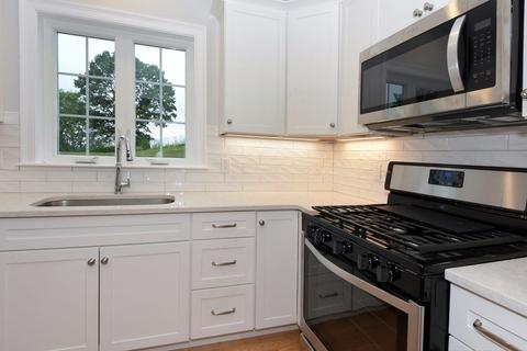 27 Overlook Dr, Danvers, MA 01923 photo 10