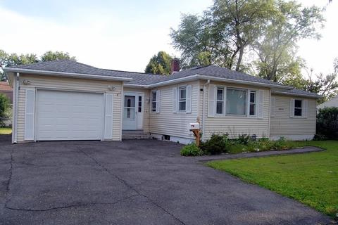 81 Rowland St, Springfield, MA 01107 photo 2