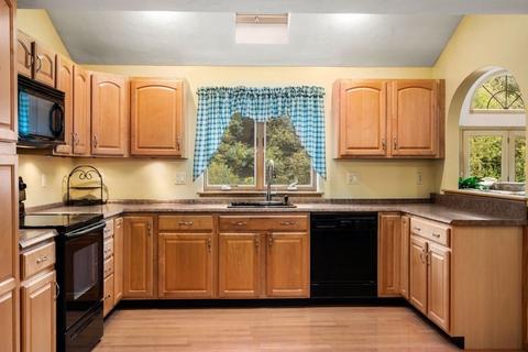 2 Kate Dr, Franklin, MA 02038 photo 4