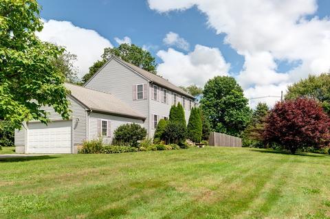 35 Williams Ave, Raynham, MA 02767 photo 2