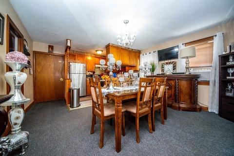 328 Broadway, Fall River, MA 02721 photo 19