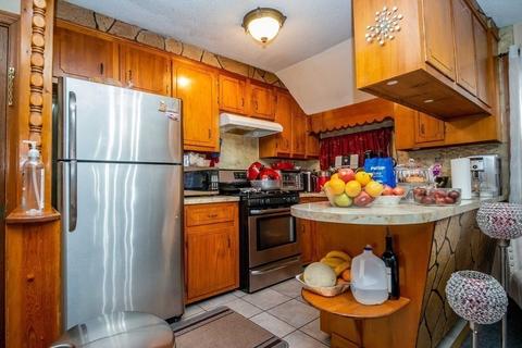 328 Broadway, Fall River, MA 02721 photo 20