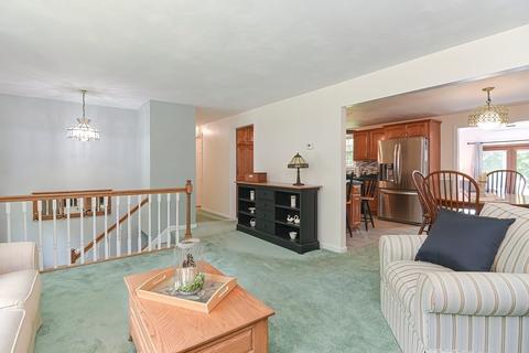 69 Lincoln Rd, Sutton, MA 01590 photo 9