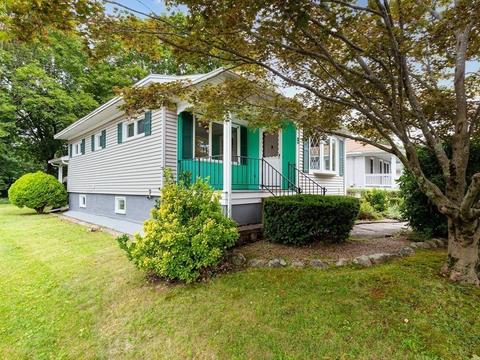 18 Glen St, Mansfield, MA 02048 photo 3