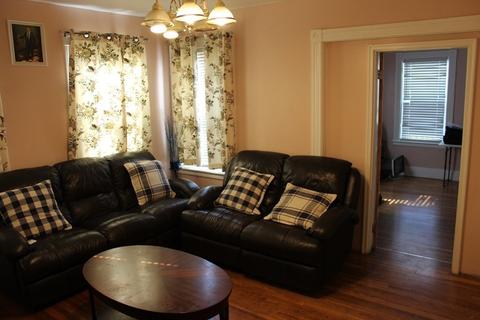 19 Suffield St, Worcester, MA 01610 photo 8
