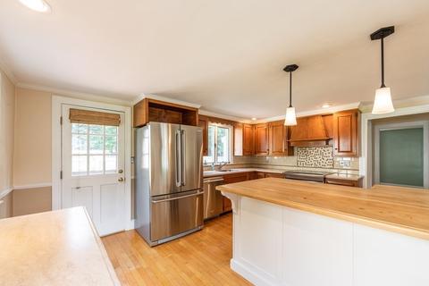 14 Wescroft Rd, Reading, MA 01867 photo 12