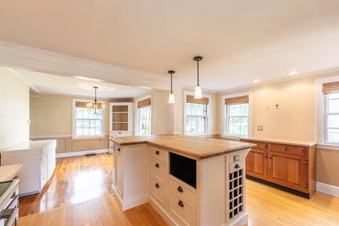 14 Wescroft Rd, Reading, MA 01867 photo 9