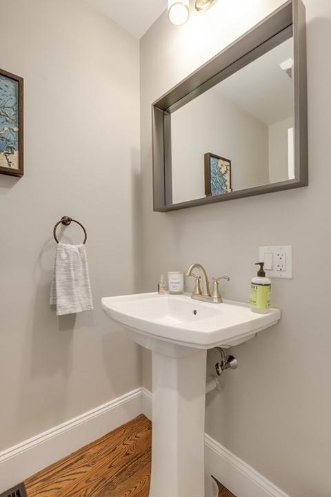 1 Locksley Rd, Lynnfield, MA 01940 photo 18