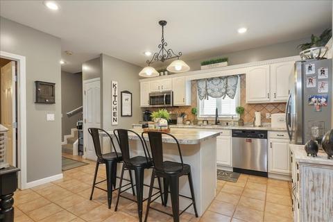 7 Warwick St, New Bedford, MA 02740 photo 3
