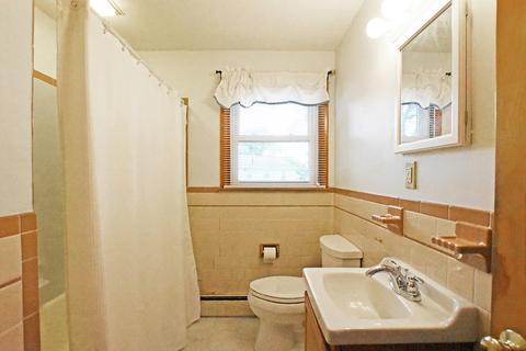 277 Austin St, Fall River, MA 02723 photo 17