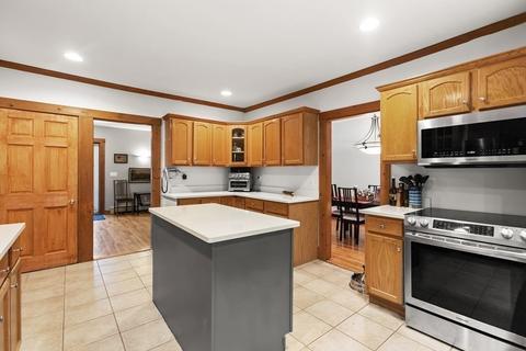 51 Thompson St, Maynard, MA 01754 photo 14
