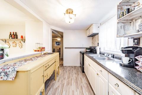 14 Pelham St, Springfield, MA 01109 photo 8