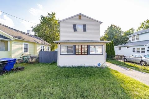 14 Pelham St, Springfield, MA 01109 photo 2