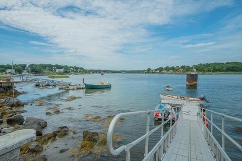 26 Thurston Point Rd, Gloucester, MA 01930 photo 4