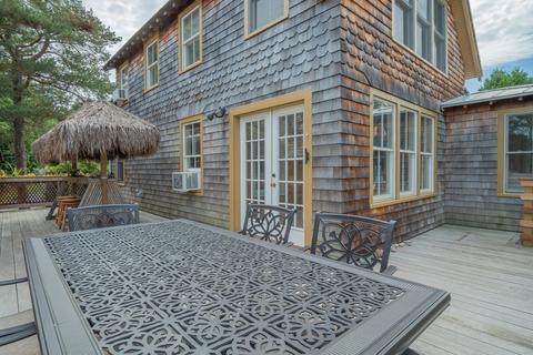 26 Thurston Point Rd, Gloucester, MA 01930 photo 21