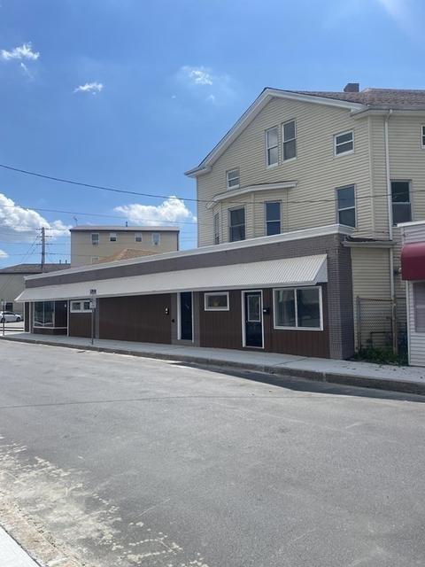 111 Stafford Rd, Fall River, MA 02721 photo 3