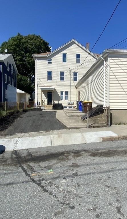111 Stafford Rd, Fall River, MA 02721 photo 1