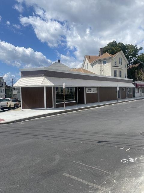 111 Stafford Rd, Fall River, MA 02721 photo 2