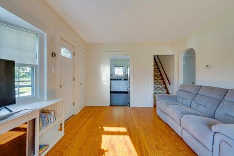 494 E Central St, Franklin, MA 02038 photo 4