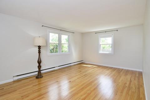 75 Rosella St, Springfield, MA 01118 photo 12